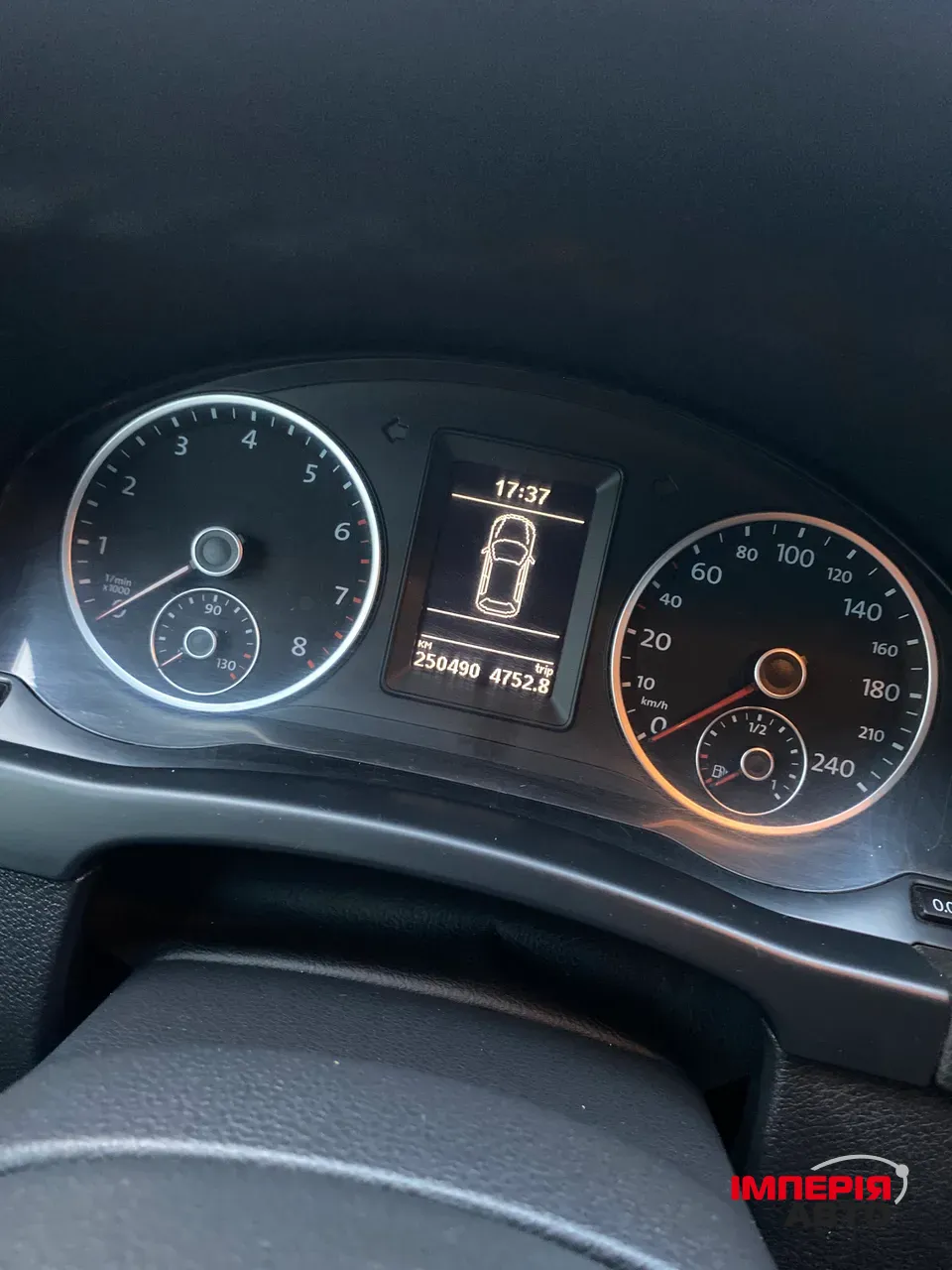 Volkswagen Tiguan - фото 7