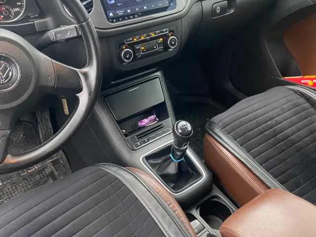 Volkswagen Tiguan - фото 4