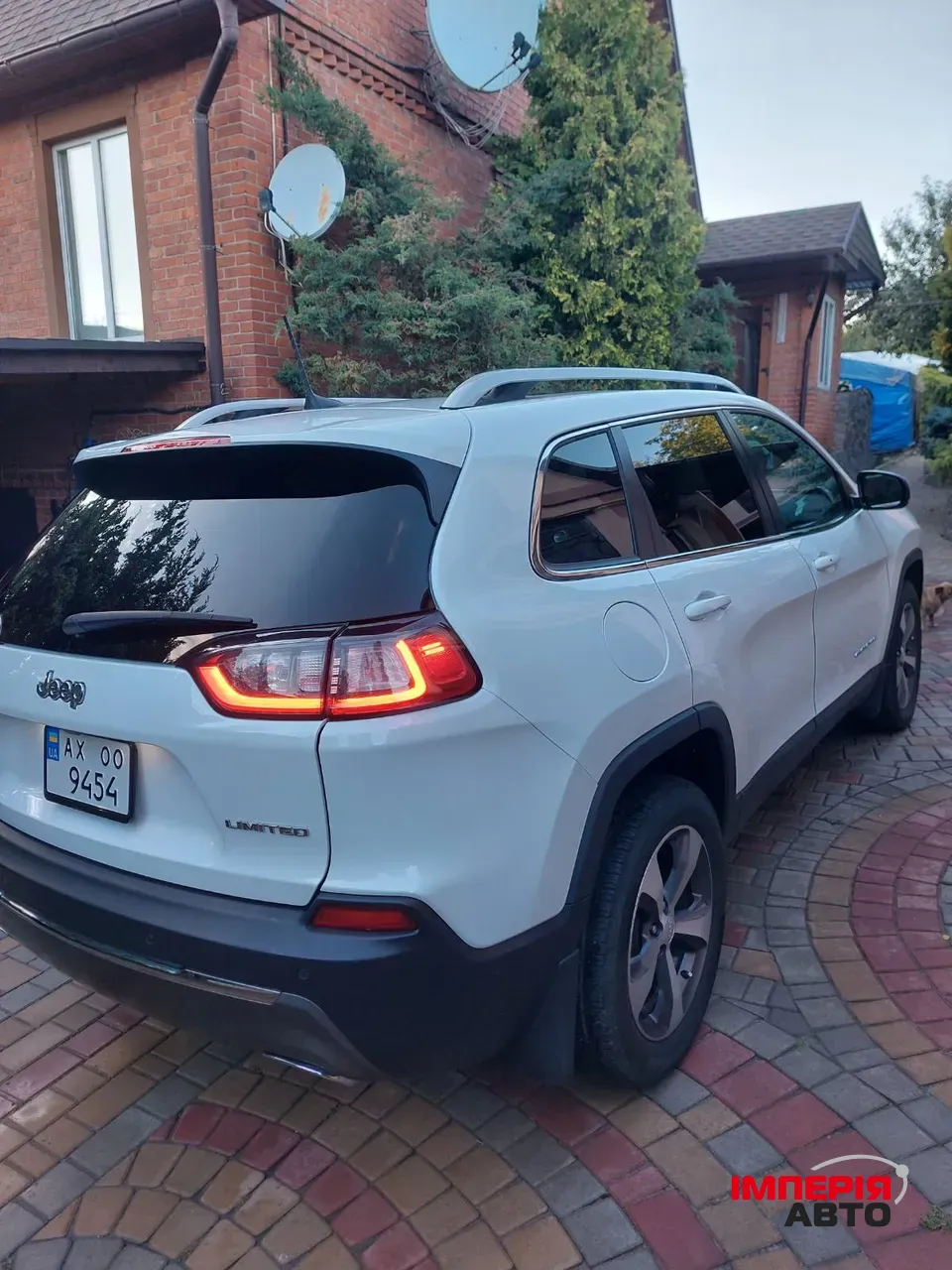 Jeep Cherokee - фото 16