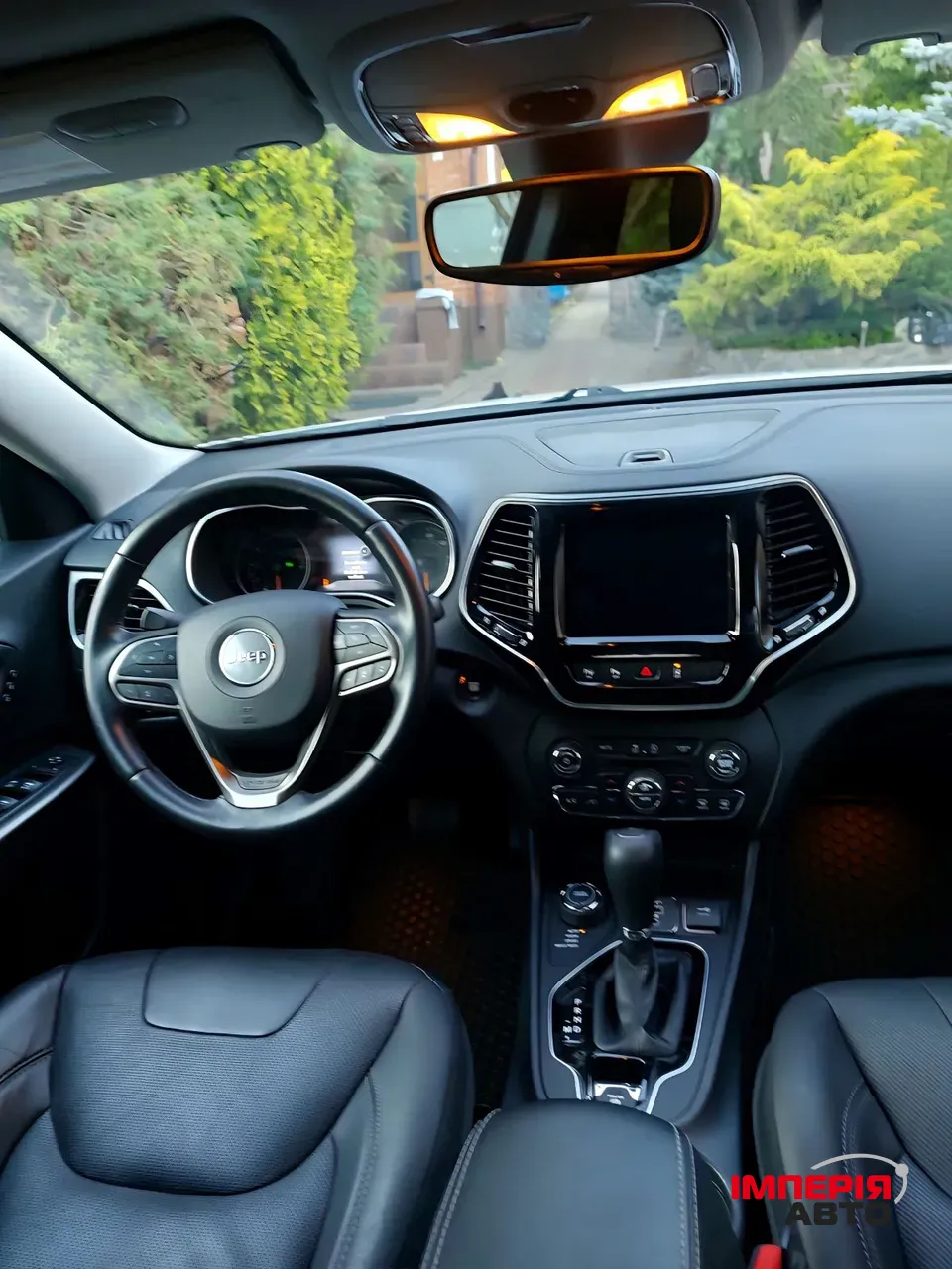 Jeep Cherokee - фото 2