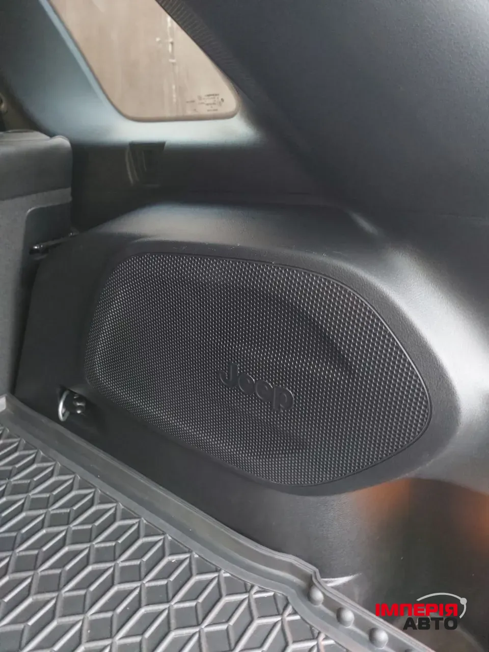 Jeep Cherokee - фото 15