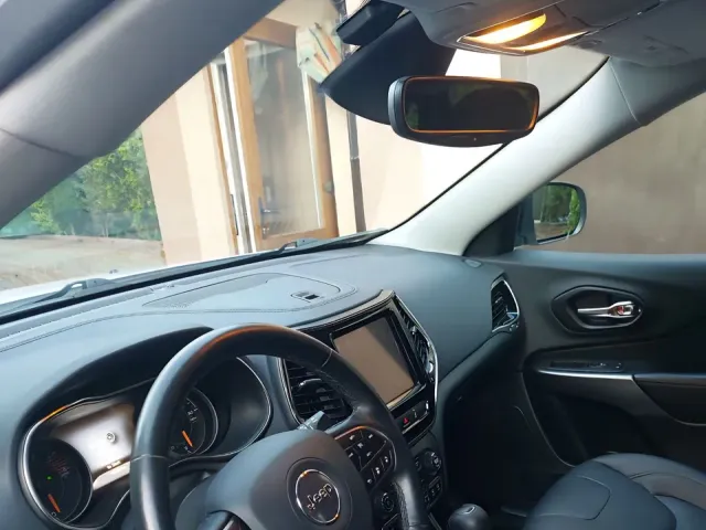 Jeep Cherokee - фото 5