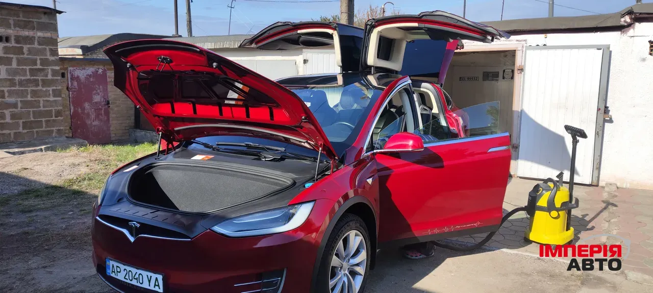 Tesla Model X - фото 2