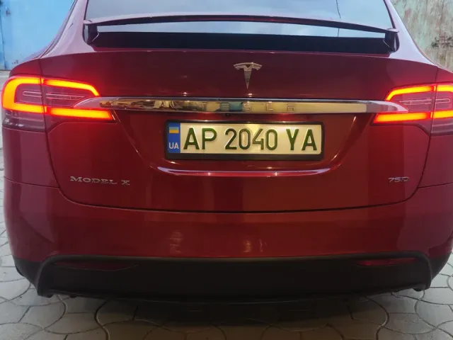 Tesla Model X - фото 3