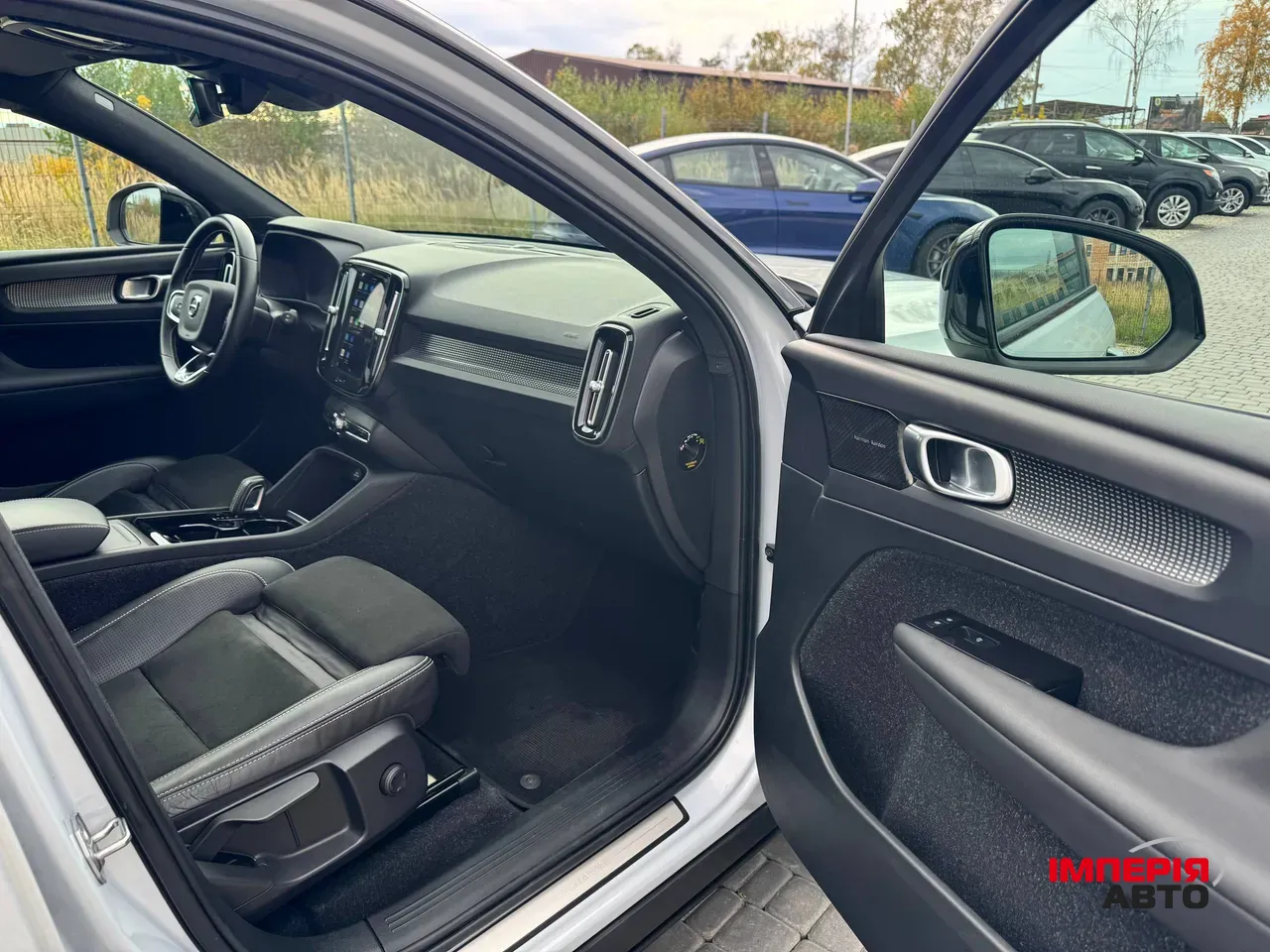 Volvo XC40 - фото 8