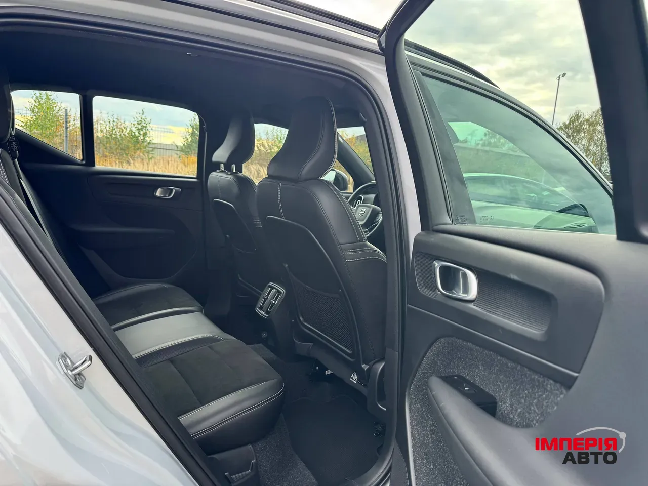 Volvo XC40 - фото 7