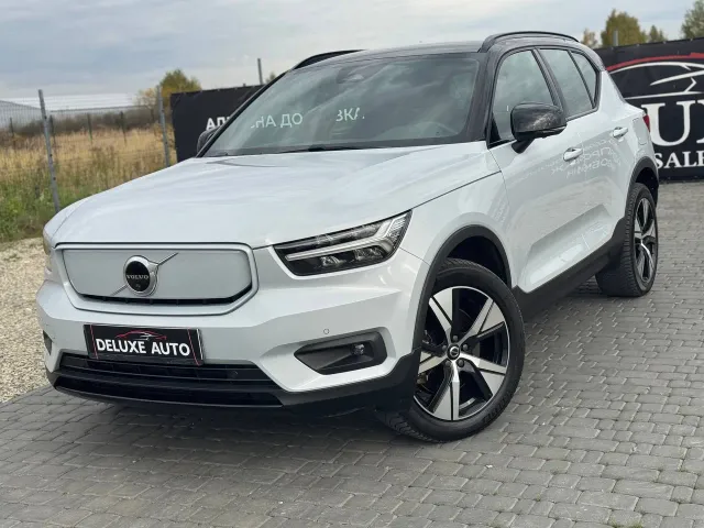Volvo XC40 - фото 1