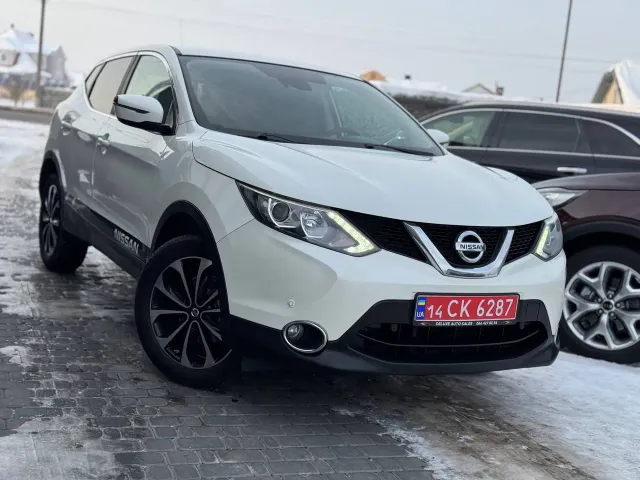 Nissan Qashqai - фото 1