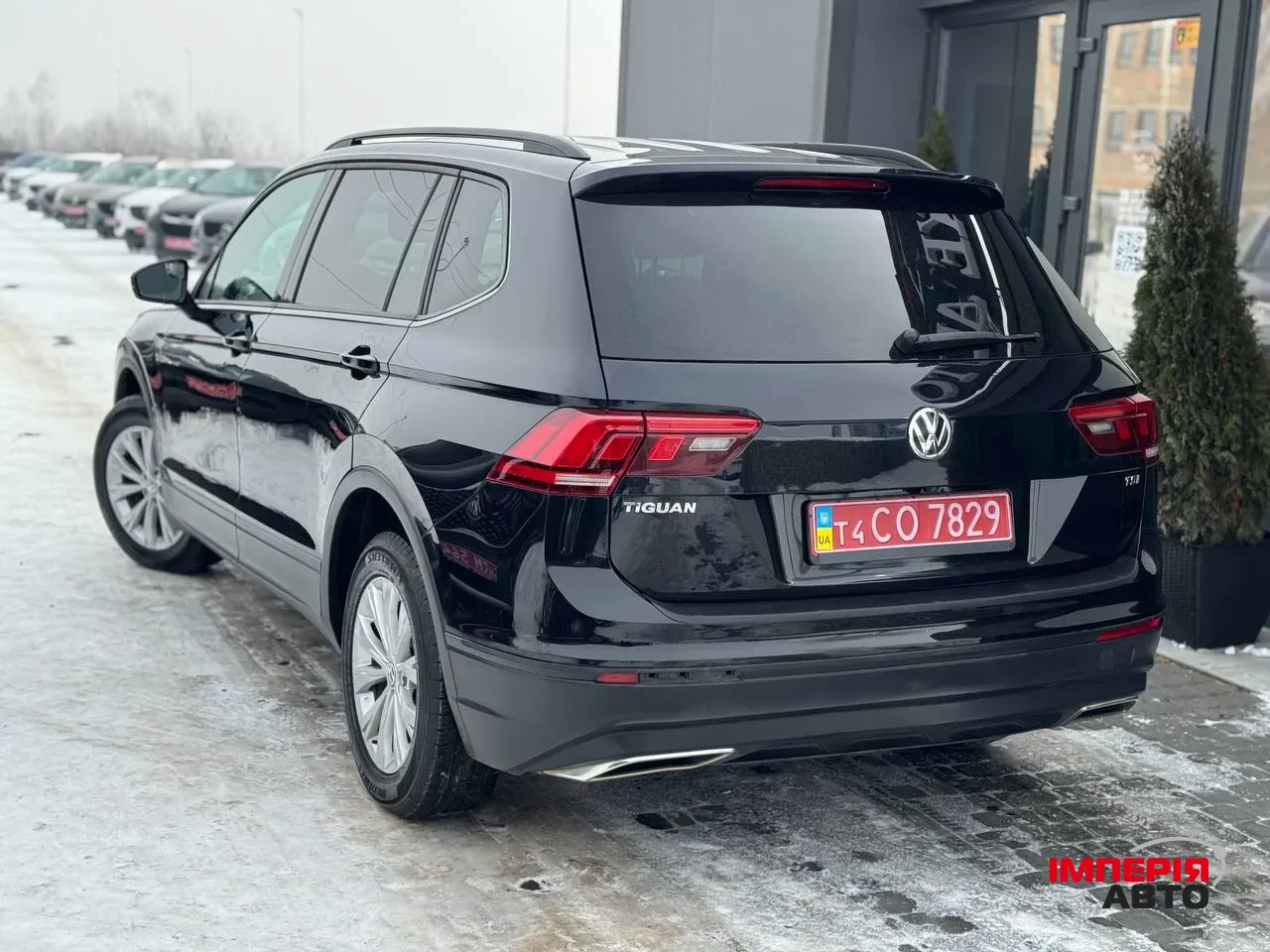 Volkswagen Tiguan - фото 2