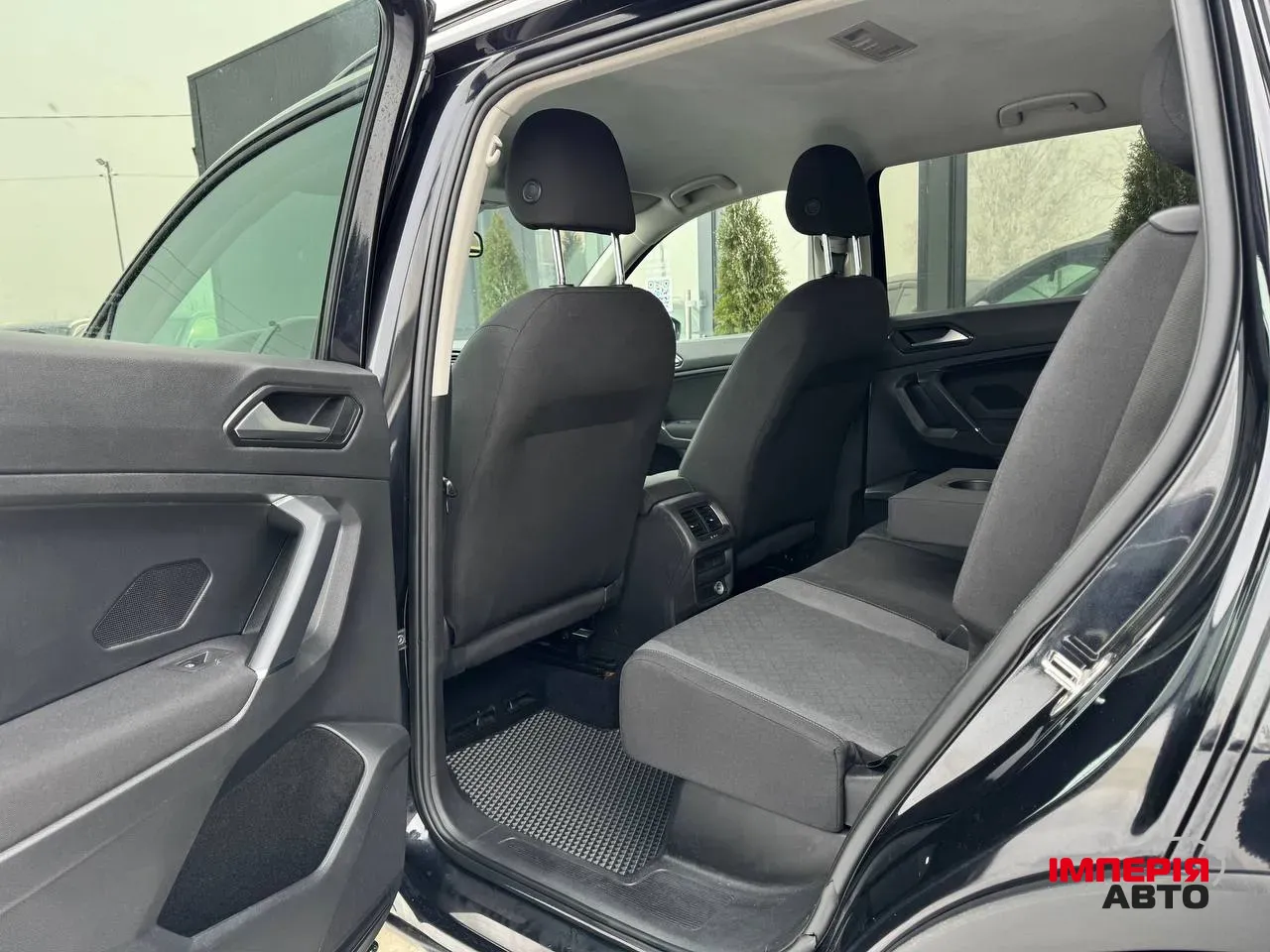 Volkswagen Tiguan - фото 5