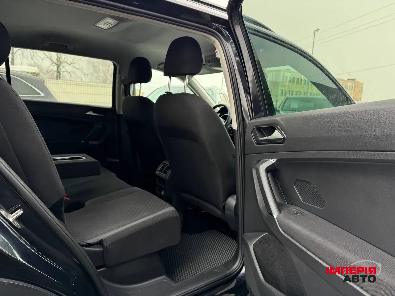 Volkswagen Tiguan - фото 6