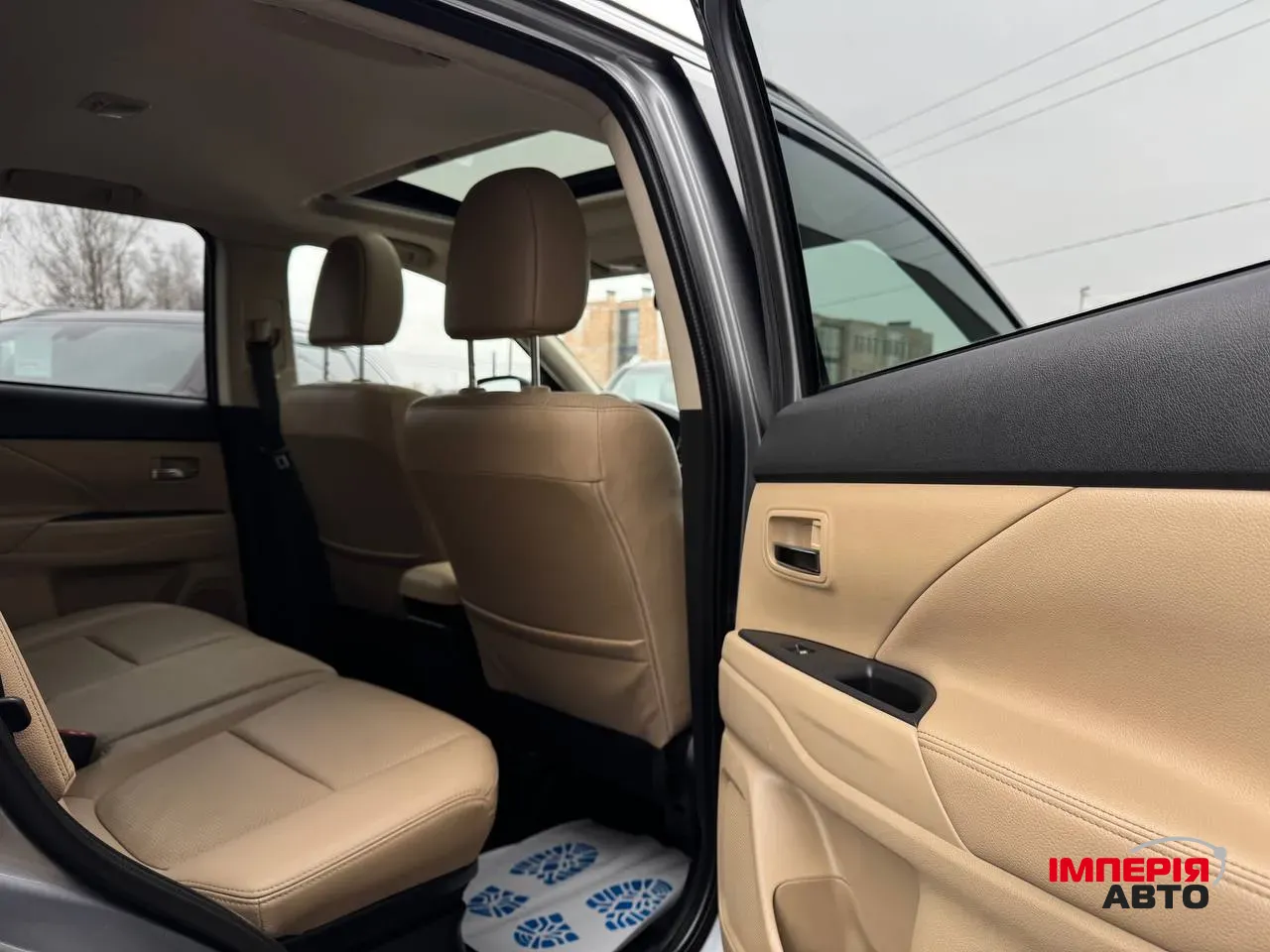 Mitsubishi Outlander - фото 7