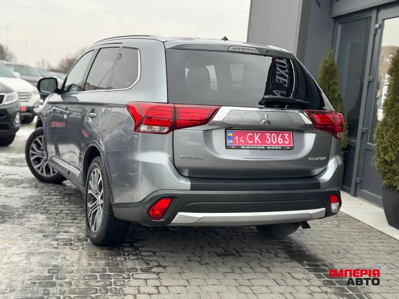 Mitsubishi Outlander - фото 4