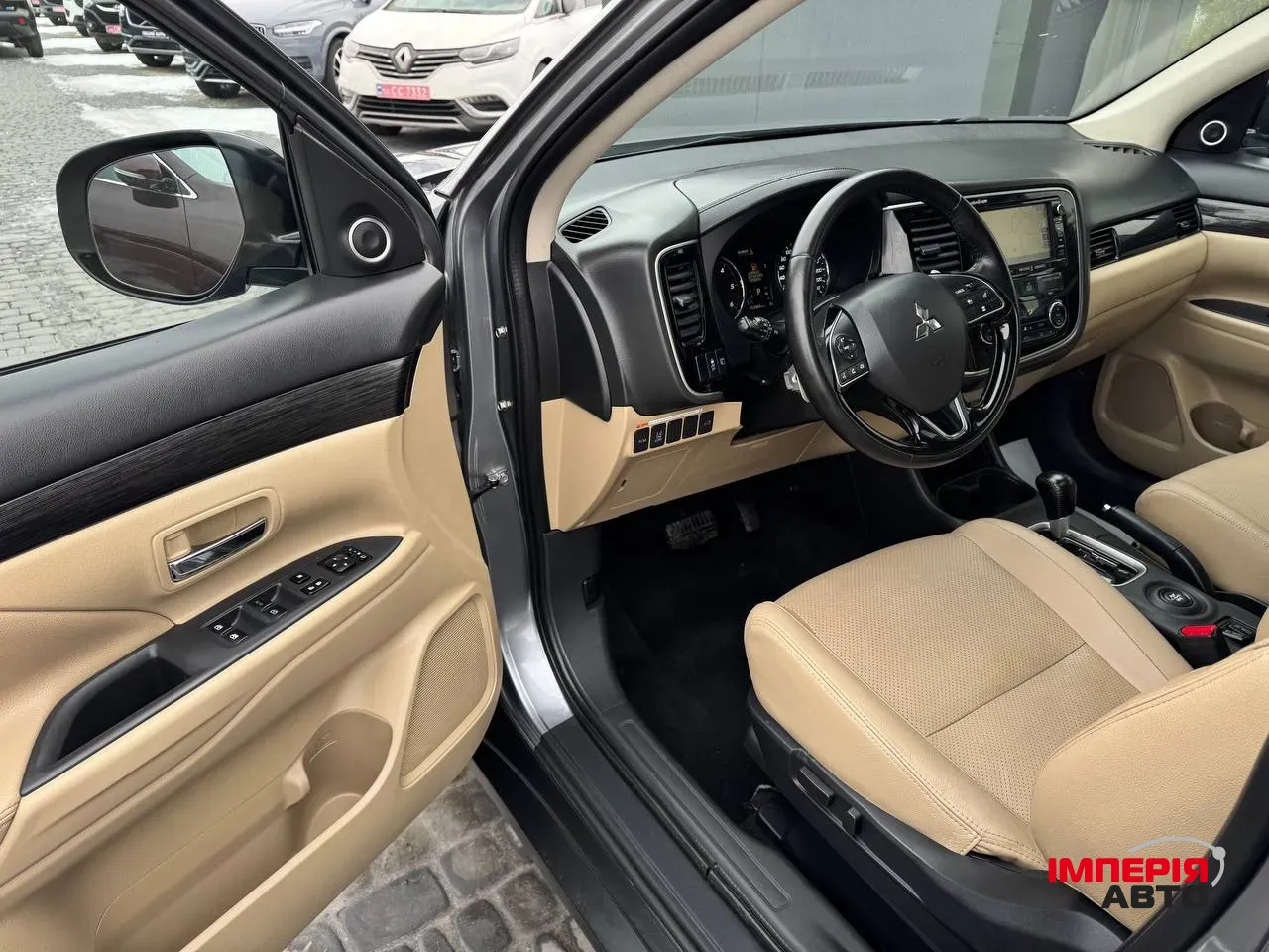 Mitsubishi Outlander - фото 5