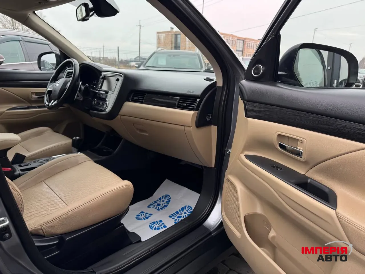 Mitsubishi Outlander - фото 8