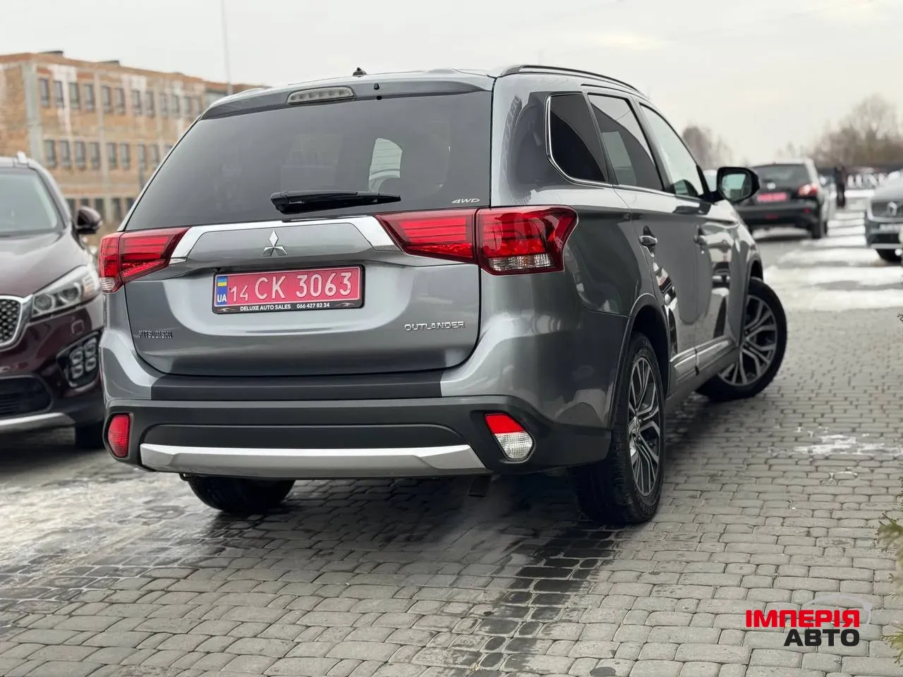 Mitsubishi Outlander - фото 2