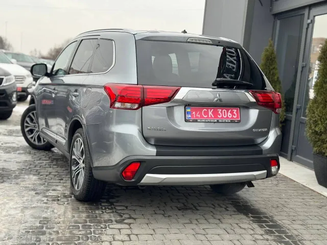 Mitsubishi Outlander - фото 4