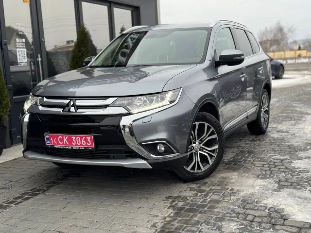 Mitsubishi Outlander - фото 1