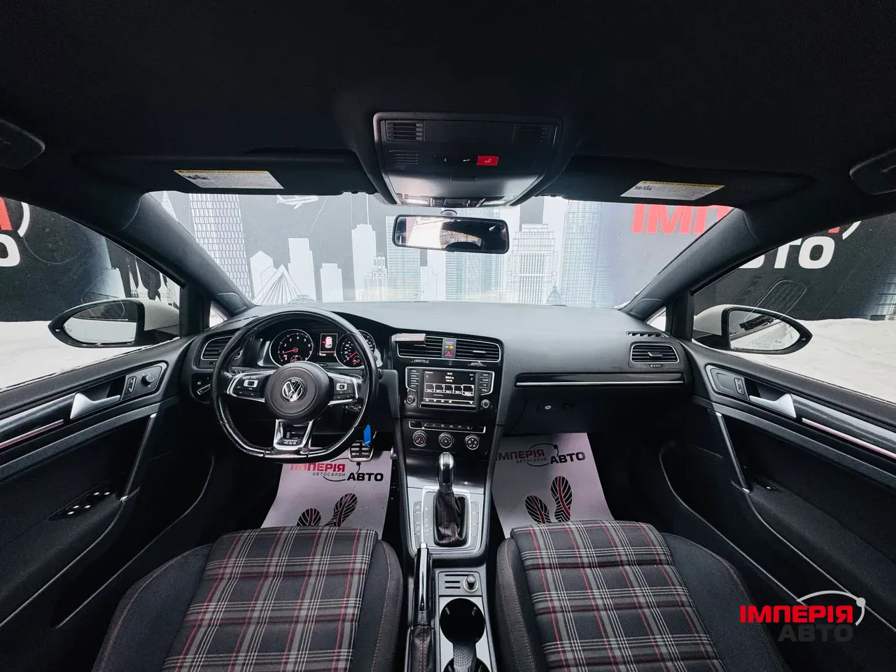 Volkswagen Golf GTI - фото 10