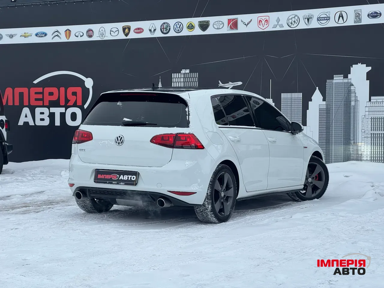 Volkswagen Golf GTI - фото 6