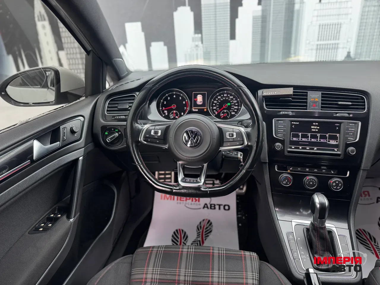 Volkswagen Golf GTI - фото 11