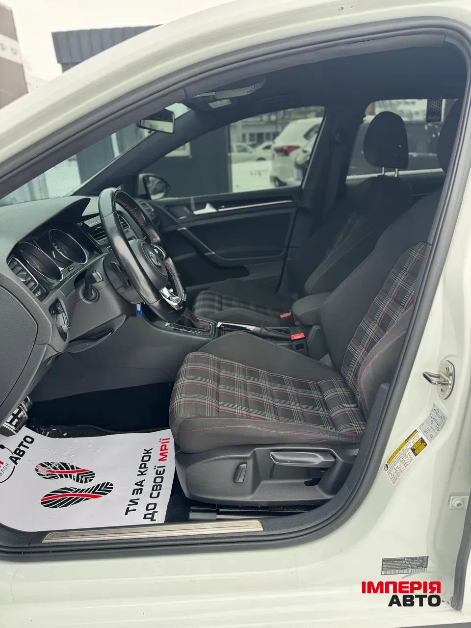 Volkswagen Golf GTI - фото 7