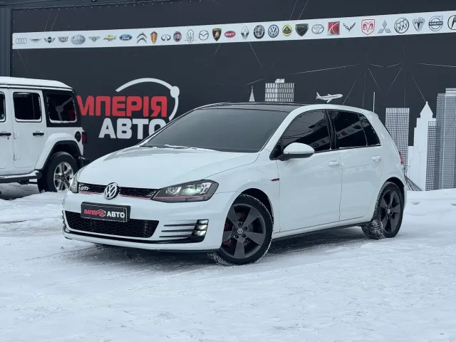 Volkswagen Golf GTI - фото 3