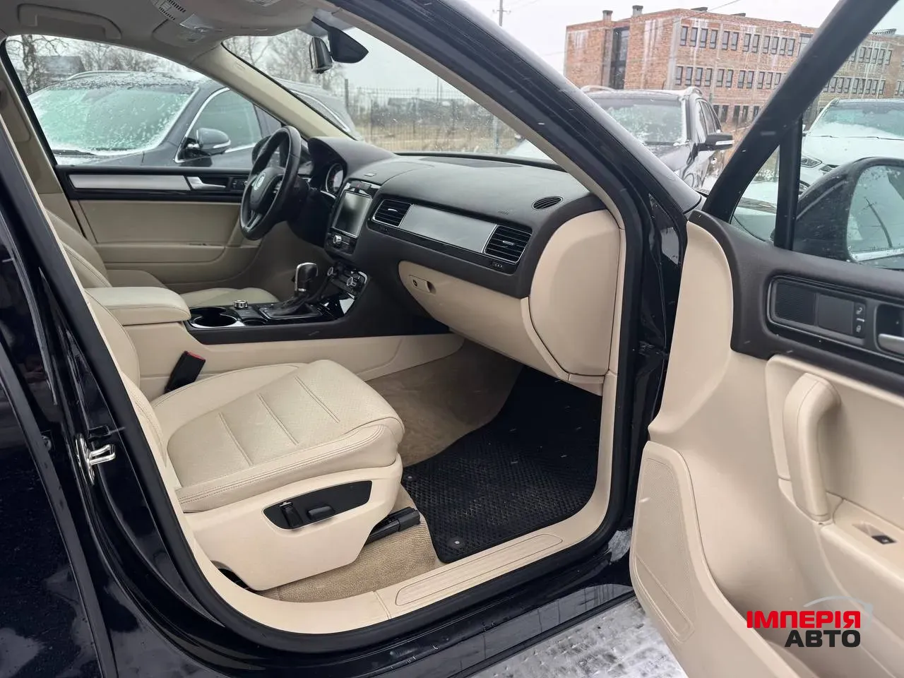 Volkswagen Tiguan - фото 8