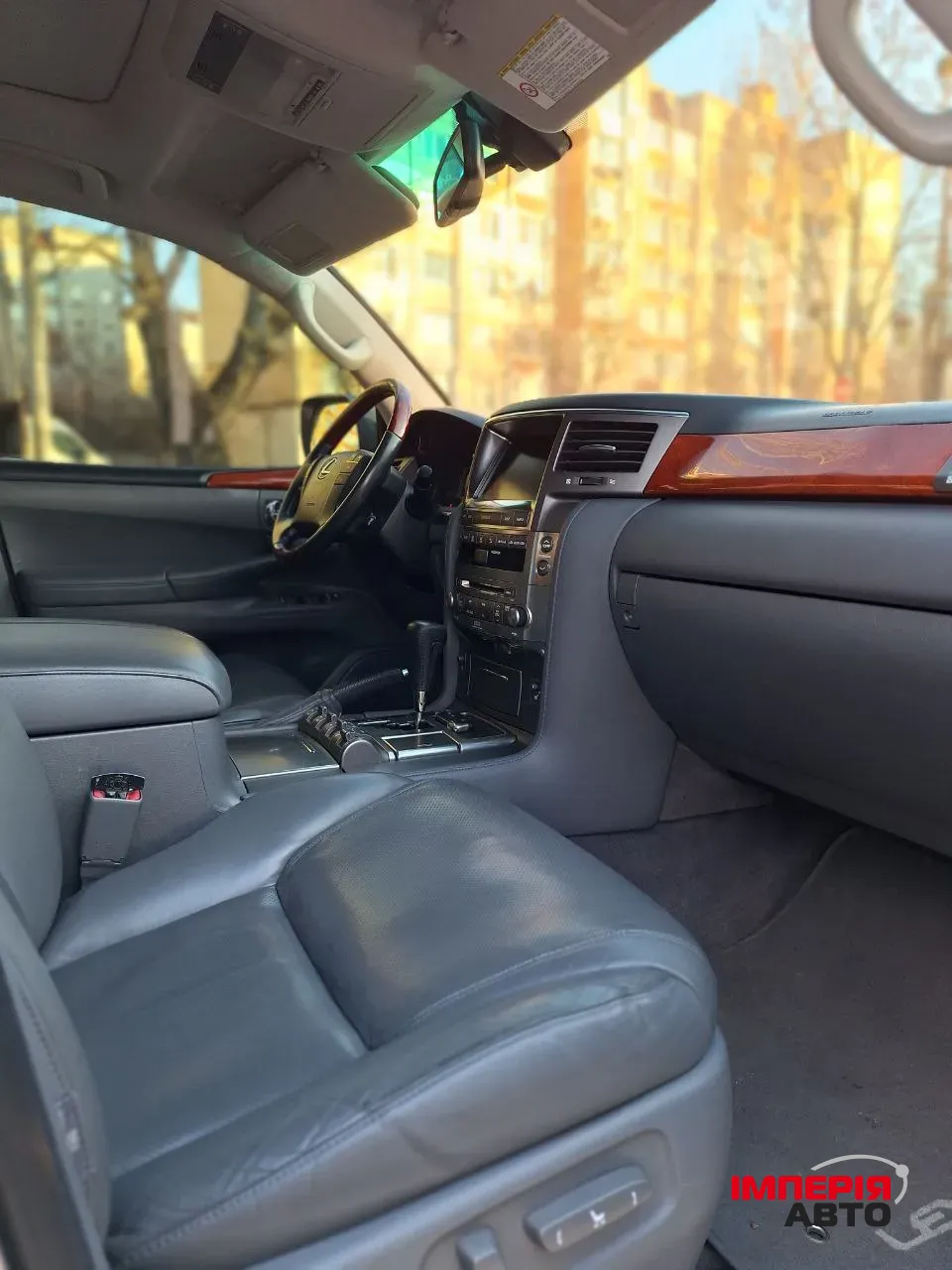 Lexus LX - фото 10