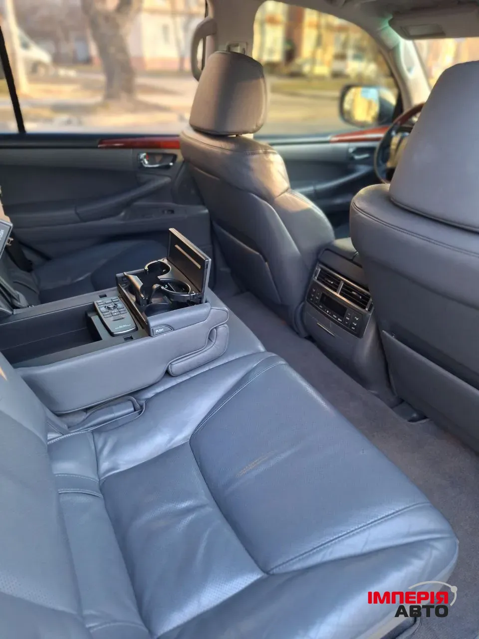 Lexus LX - фото 11