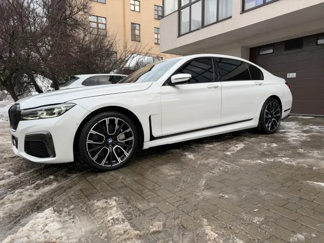 BMW 7 серії - фото 1