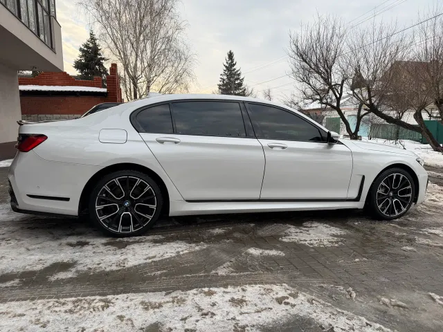 BMW 7 серії - фото 3