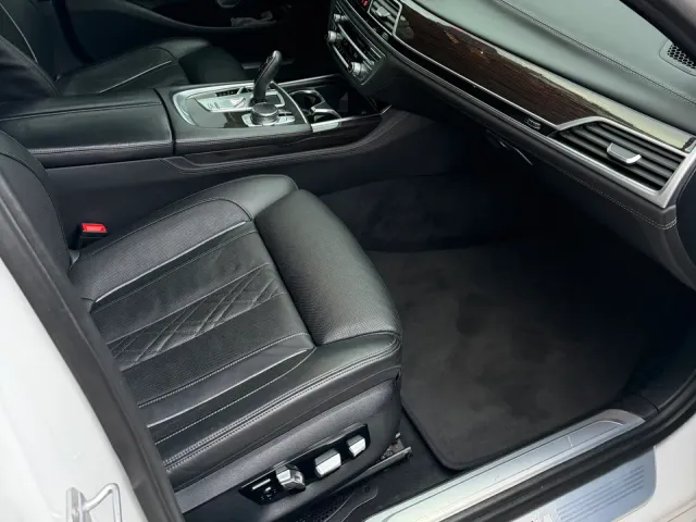 BMW 7 серії - фото 5