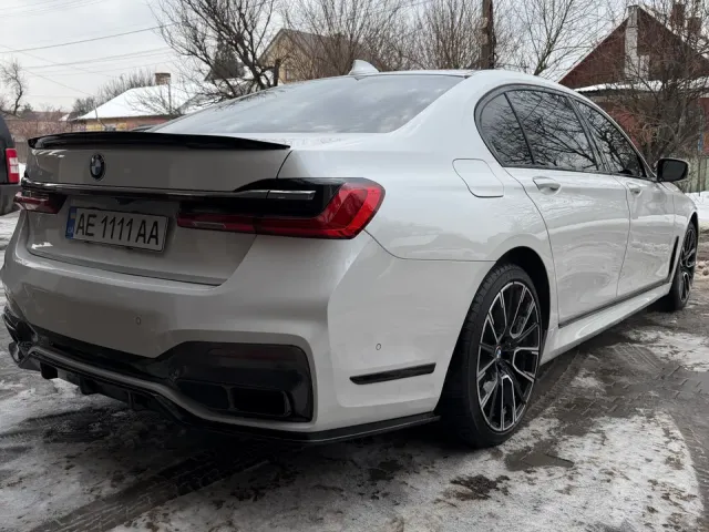 BMW 7 серії - фото 2