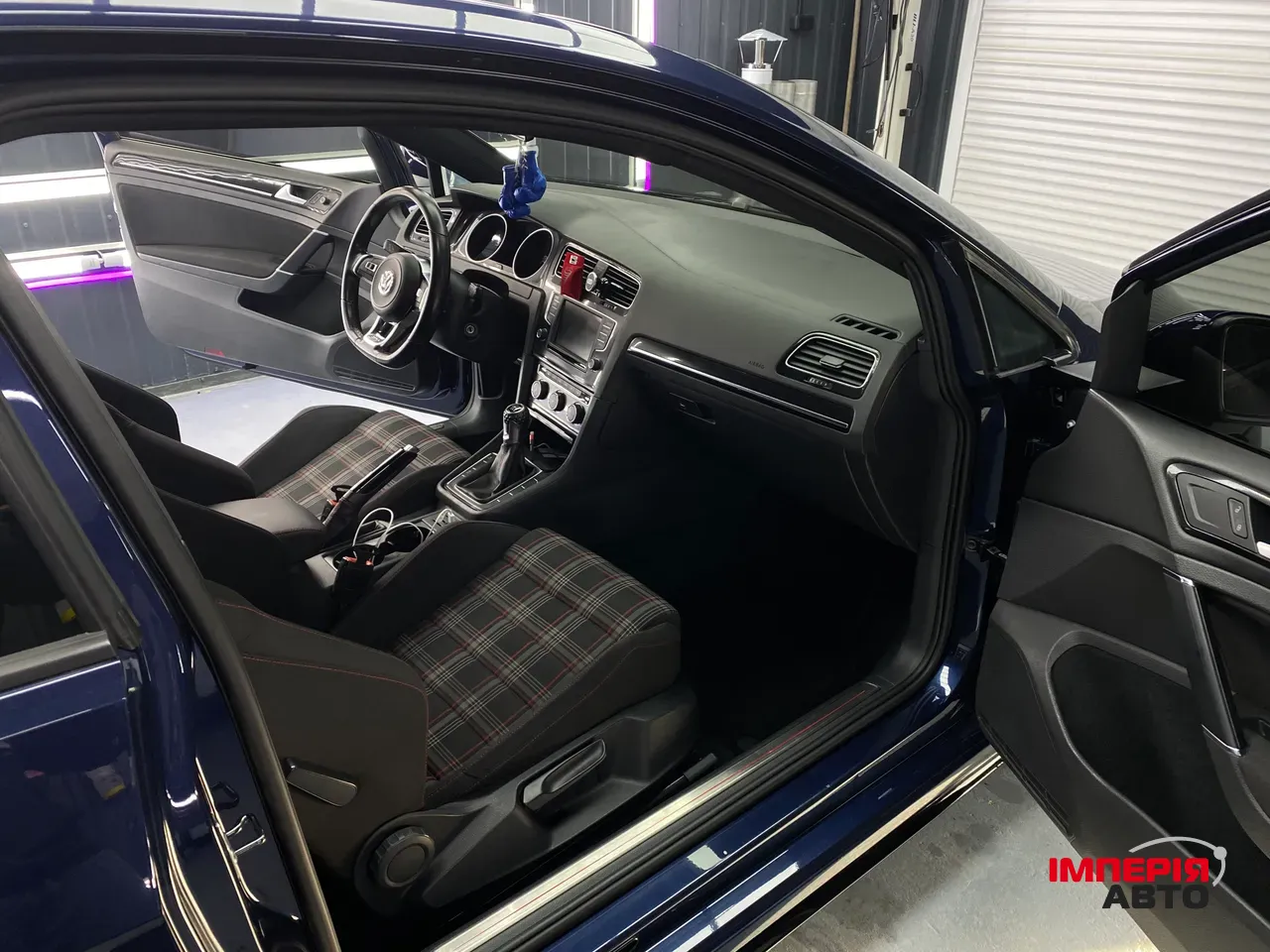 Volkswagen Golf GTI - фото 11