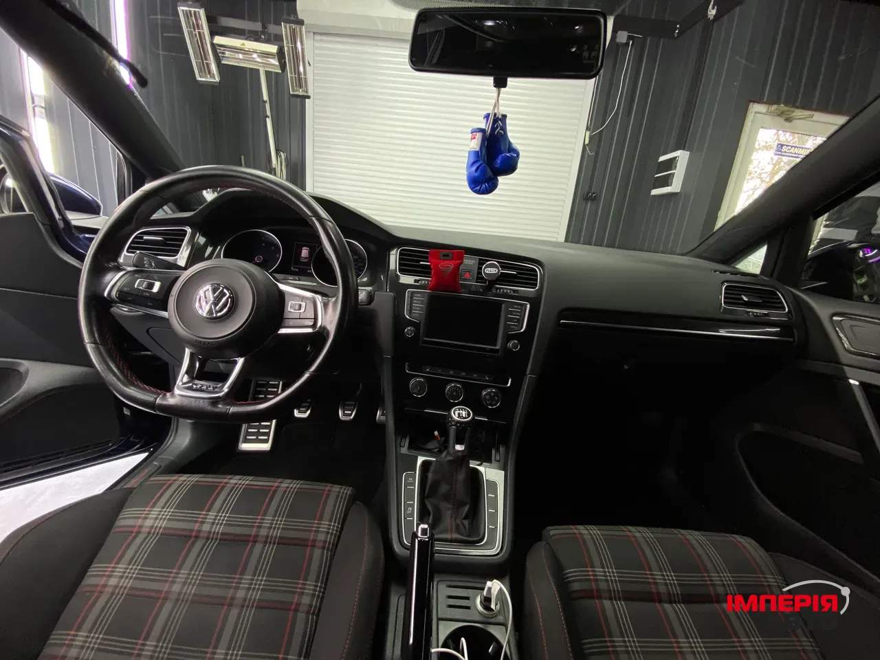 Volkswagen Golf GTI - фото 9