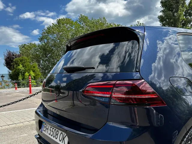 Volkswagen Golf GTI - фото 4