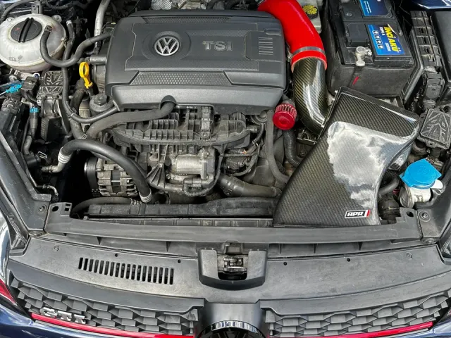 Volkswagen Golf GTI - фото 5