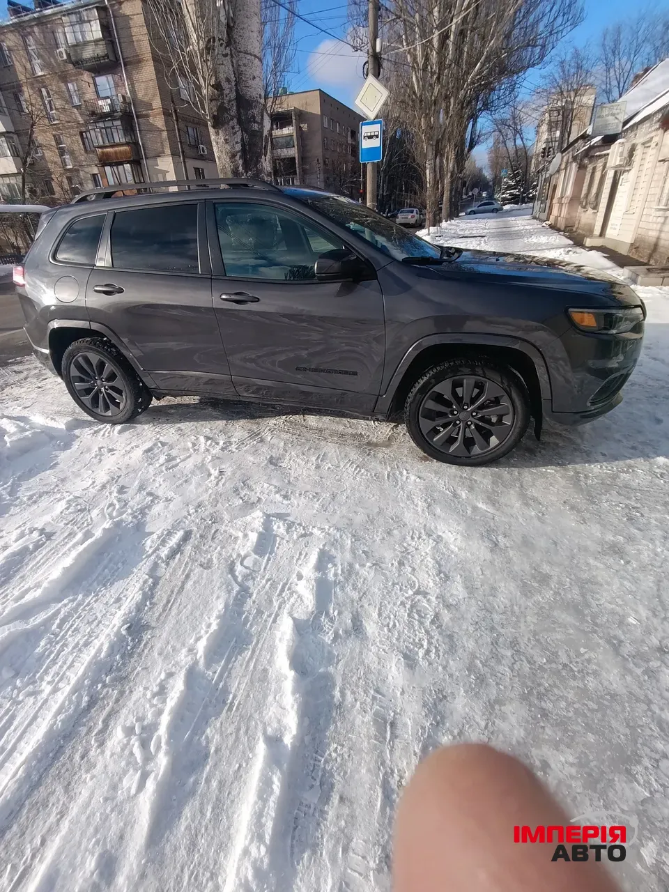 Jeep Cherokee - фото 1