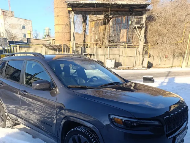 Jeep Cherokee - фото 4