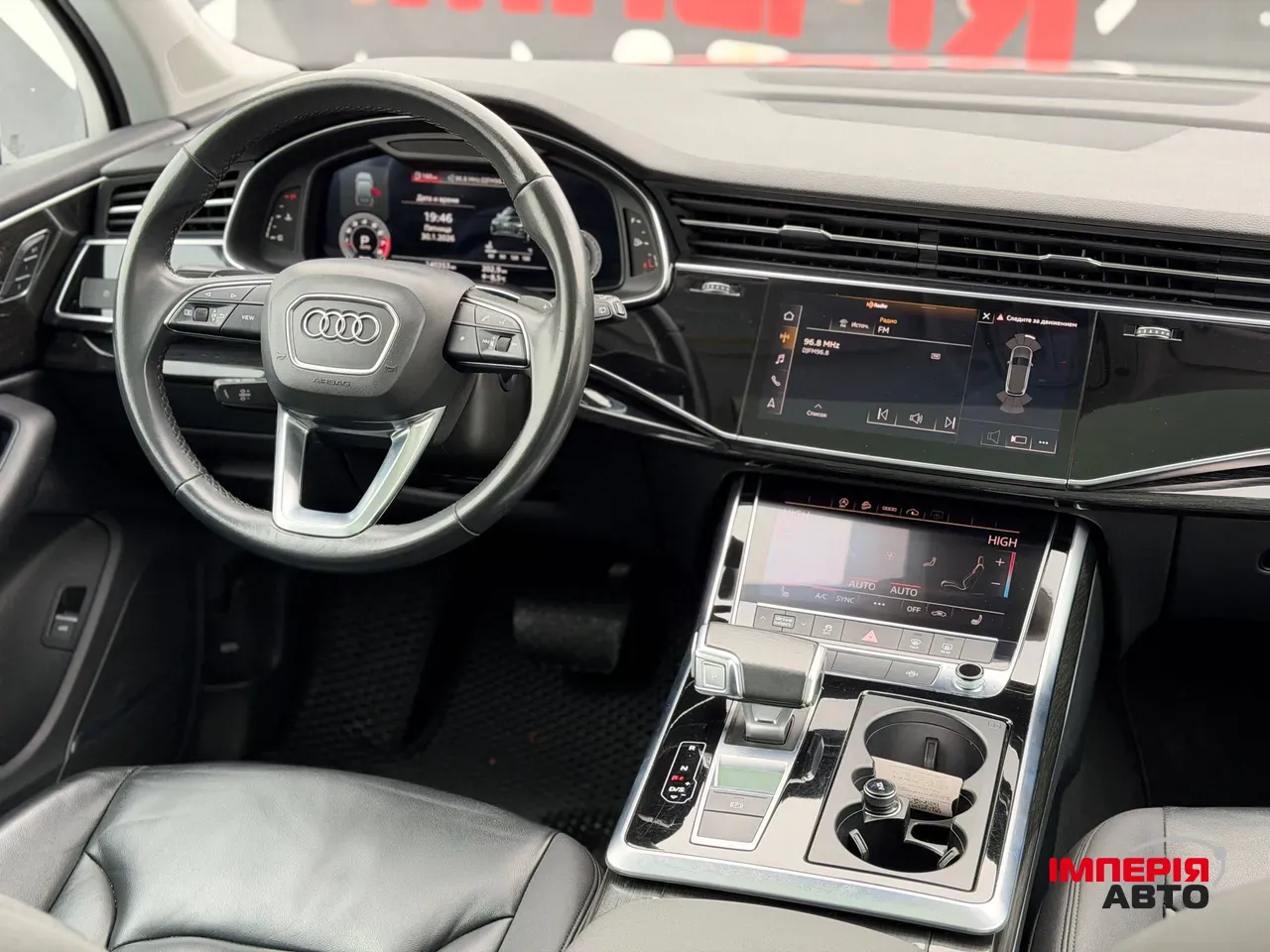 Audi Q7 - фото 7