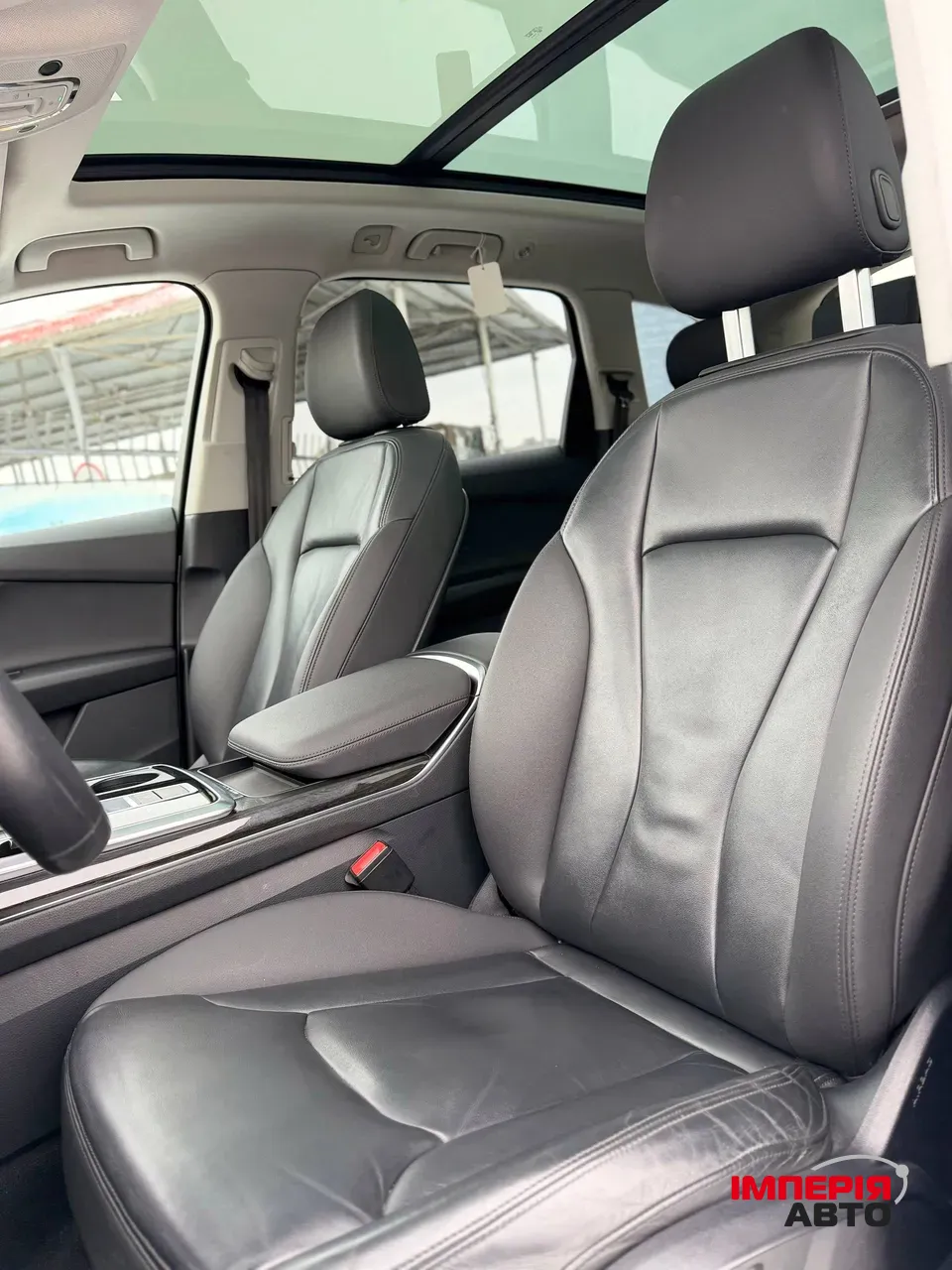 Audi Q7 - фото 9