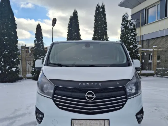 Opel Vivaro - фото 1