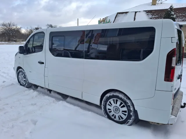 Opel Vivaro - фото 4