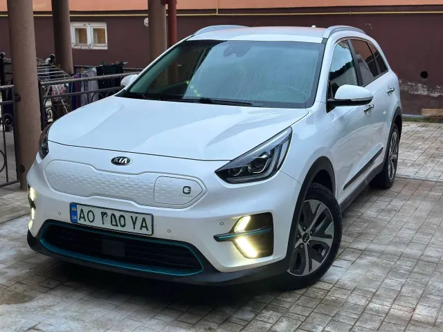 Kia Niro - фото 1