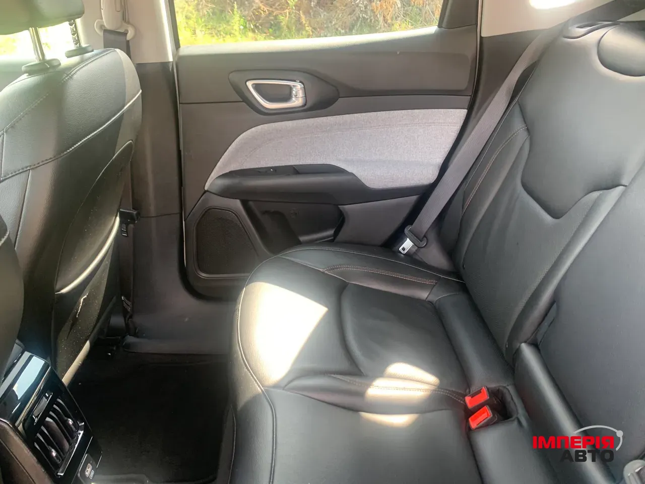 Jeep Compass - фото 13