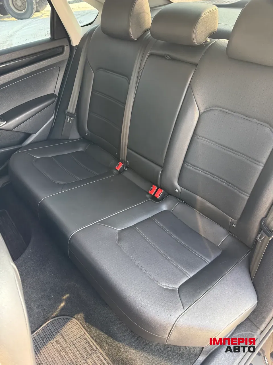 Volkswagen Passat (North America and China) - фото 11