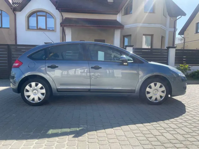 Citroen C4 - фото 4