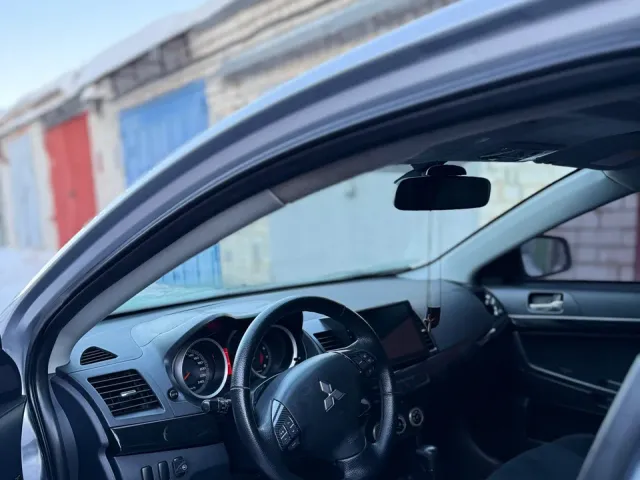 Mitsubishi Lancer - фото 5