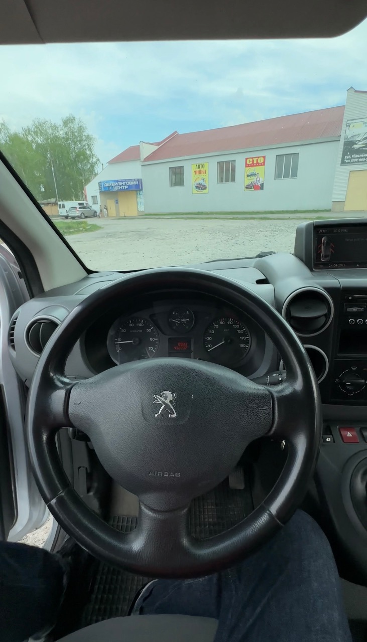 Peugeot Partner - фото 7